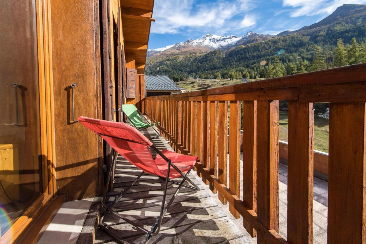 Ferienwohnung Fleurs et Neige Lanslevillard Exterior foto