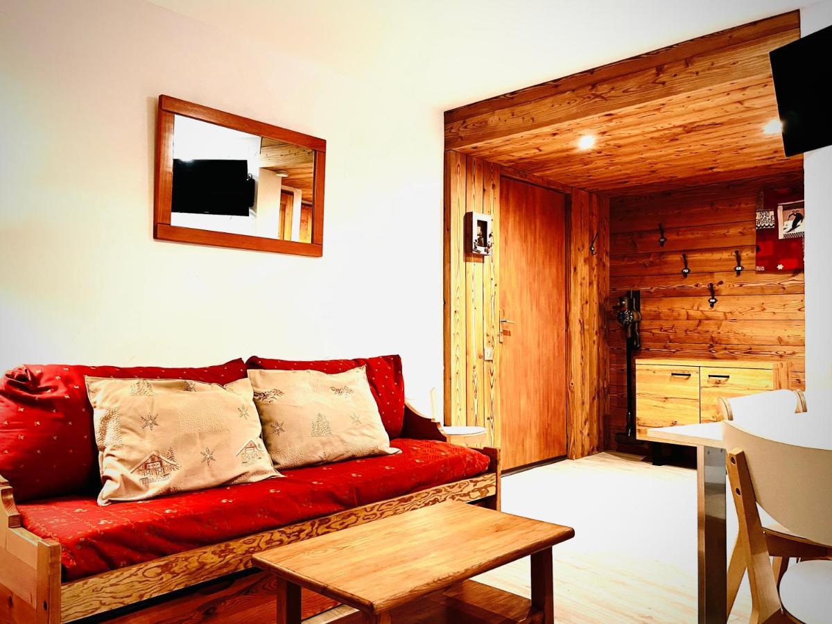Ferienwohnung Fleurs et Neige Lanslevillard Exterior foto