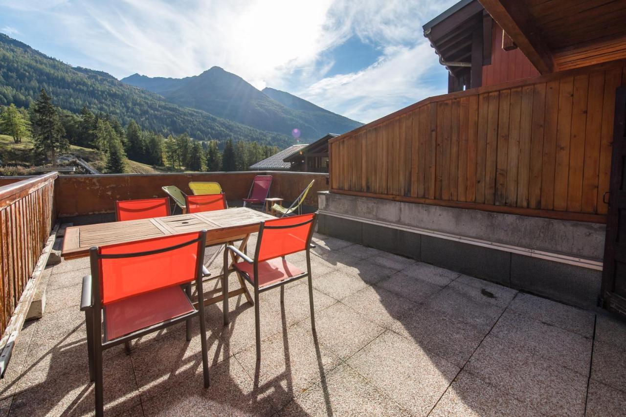 Ferienwohnung Fleurs et Neige Lanslevillard Exterior foto