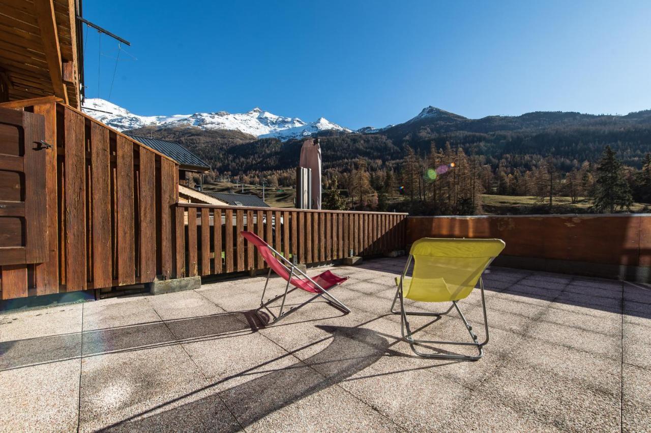 Ferienwohnung Fleurs et Neige Lanslevillard Exterior foto
